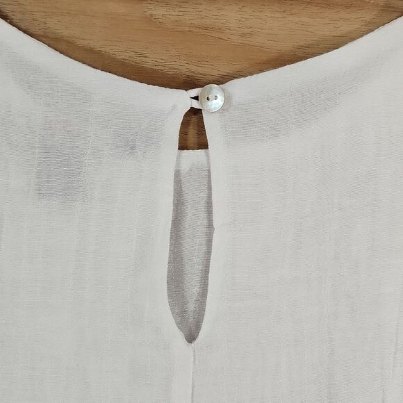 🔹️Fever White Gauzy Asymmetric Sleeveless Top Small - Picture 5 of 10